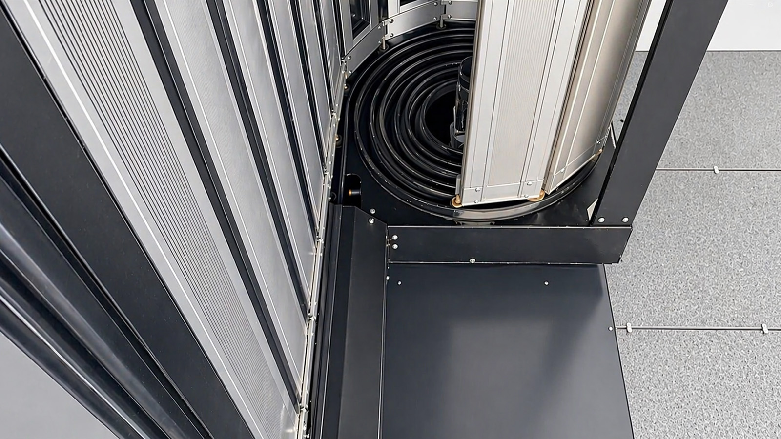 Скоростные ворота для подземной парковки в ЖК