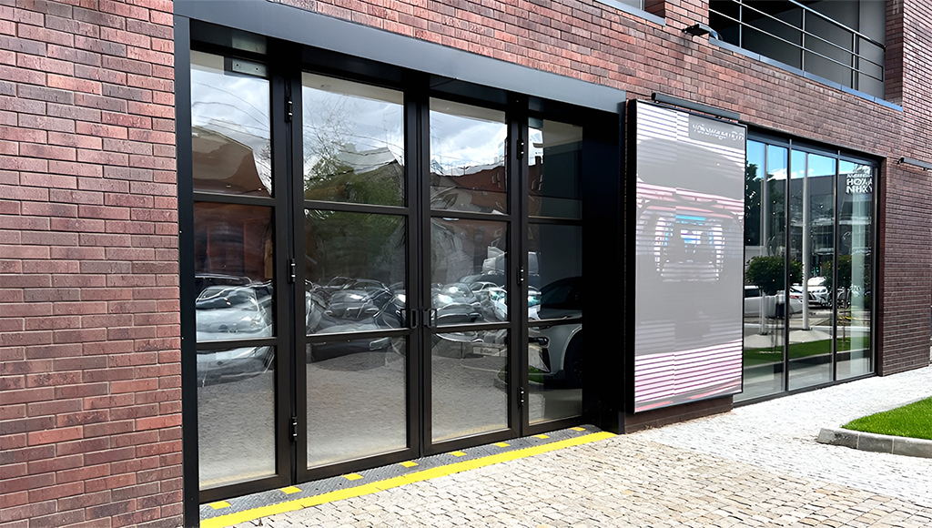 ворота для автосалона