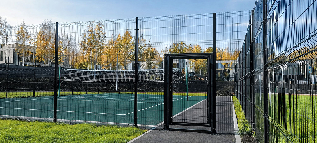 Как крепится 3Д-сетка к каркасу систем ограждений: хомуты, скобы, крючки или сварка?