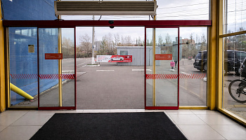 Автоматические раздвижные двери для торгового центра