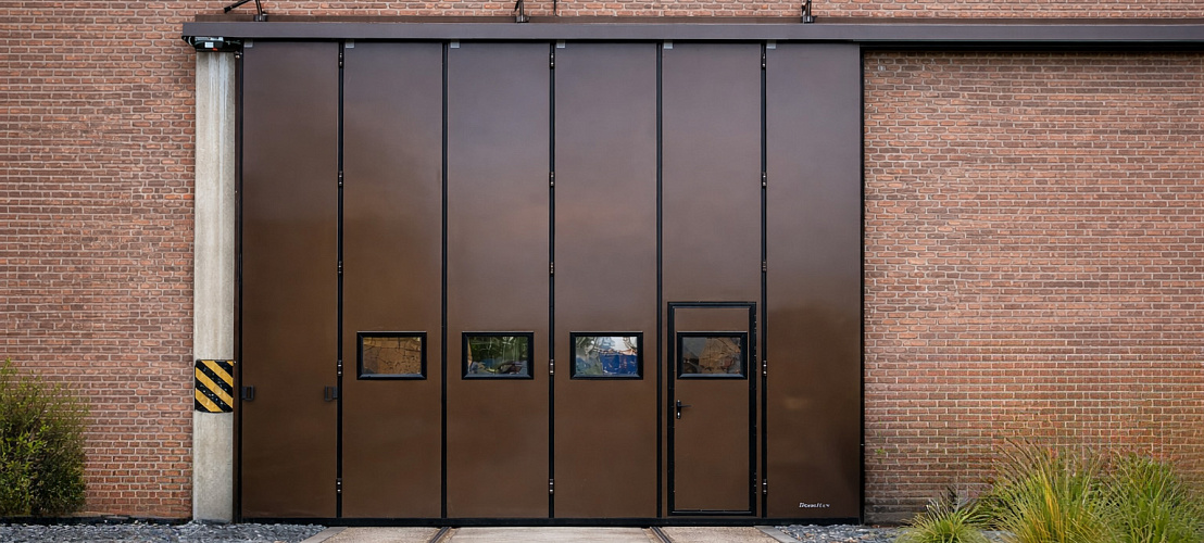 Выбор промышленных откатных ворот под разные отрасли: от складских комплексов до ТЭЦ