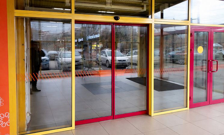 Автоматические раздвижные двери для торгового центра