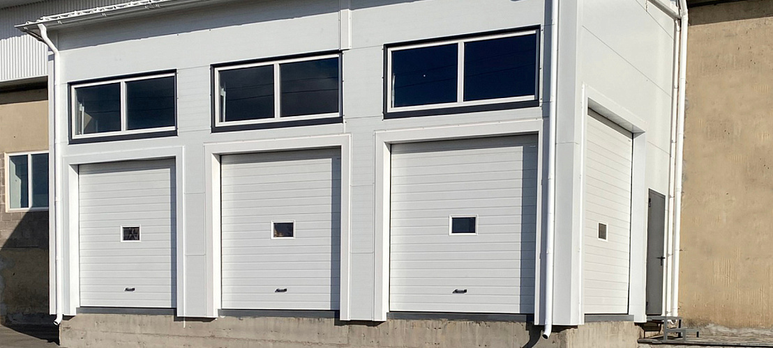 Автоматические промышленные ворота для склада