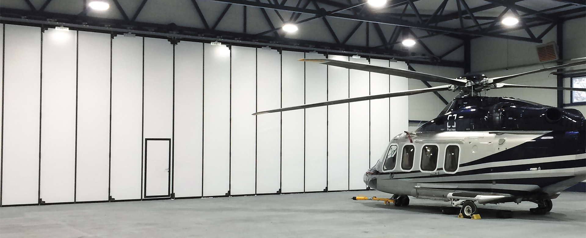 Ворота для вертолетных ангаров